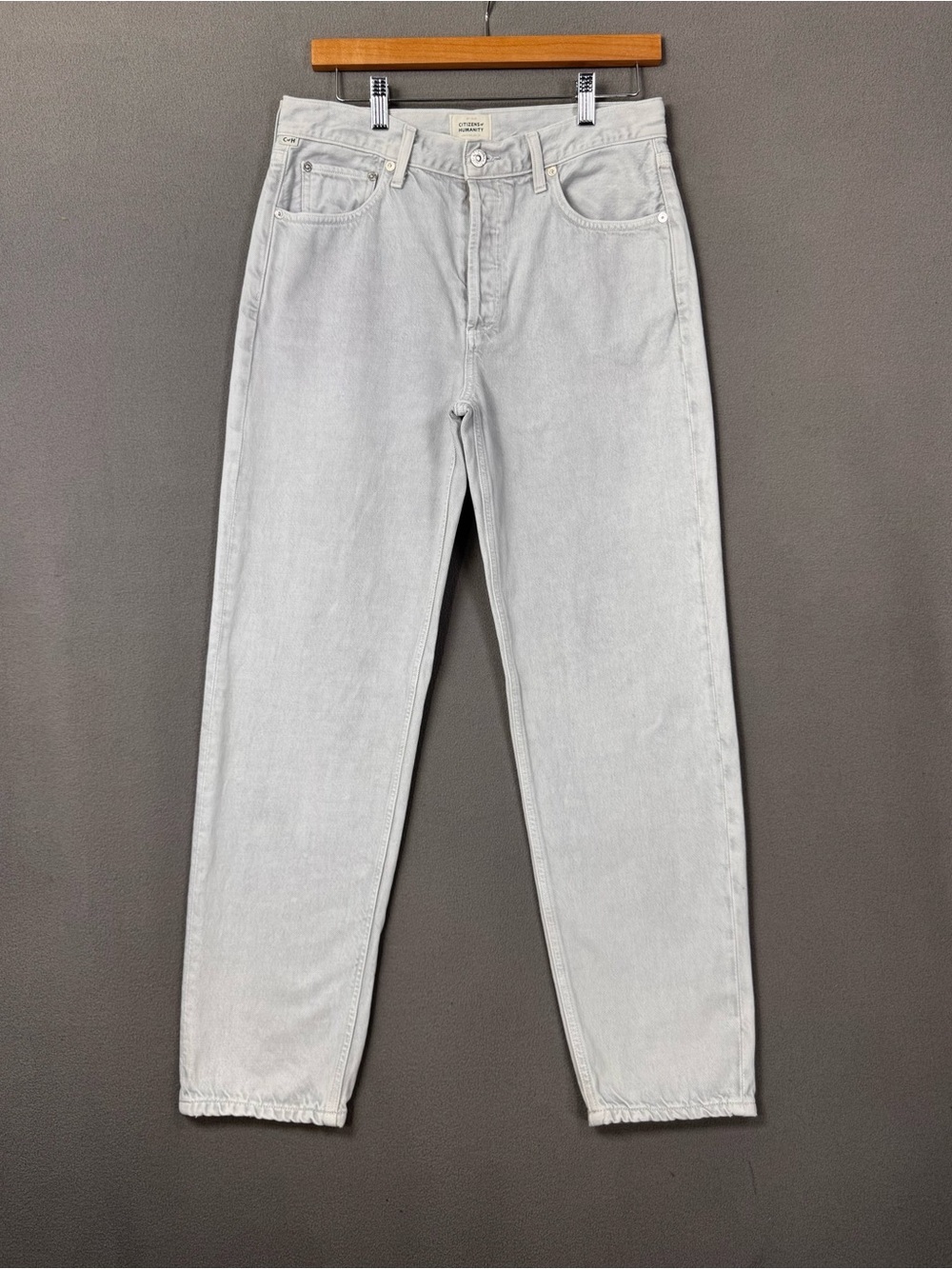 Citizens of Humanity Devi Low Slung Straight Jeans in OD, Pale Gray Denim, 27